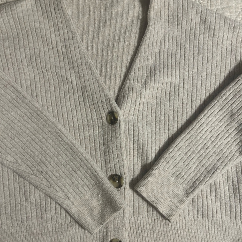 Madewell Women's V-Neck Sweater in Soft Cream - Picture 7 of 7